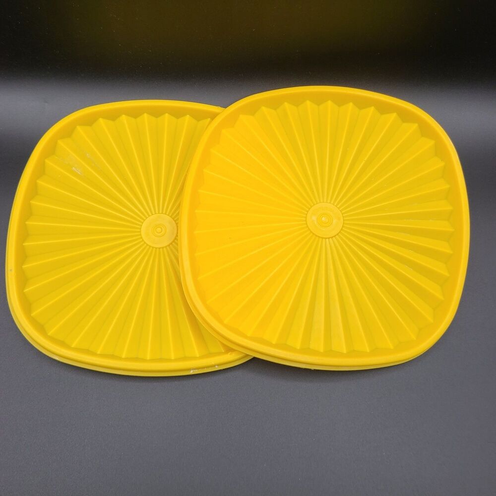 2 Tupperware Replacement Yellow Sunburst 8” Square Lid #837-14 #837-4